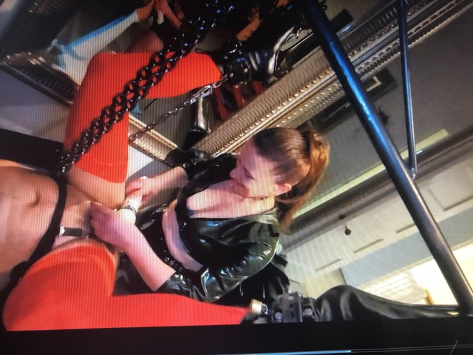 Watch Pittsburgh Domina Irene Boss's leaked NSFW photo on TwXstars