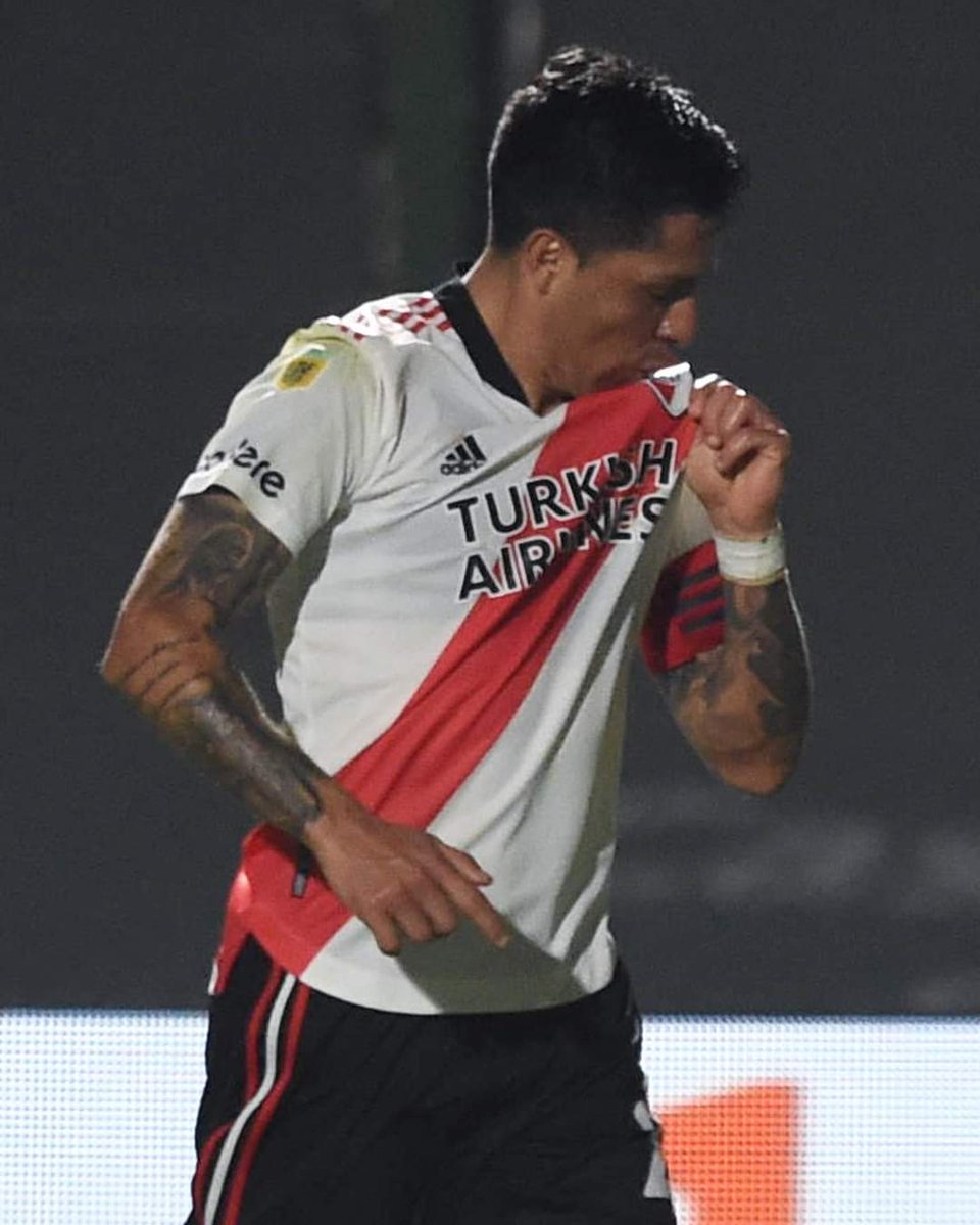 river_nuevo's tweet photo. gracias Enzo por ser el corazón de cada uno de los hinchas de River dentro de la cancha  ..... te amamos Enzo!!!!!! siempre estando en los momentos difíciles..... https://t.co/OPmylszkyU
