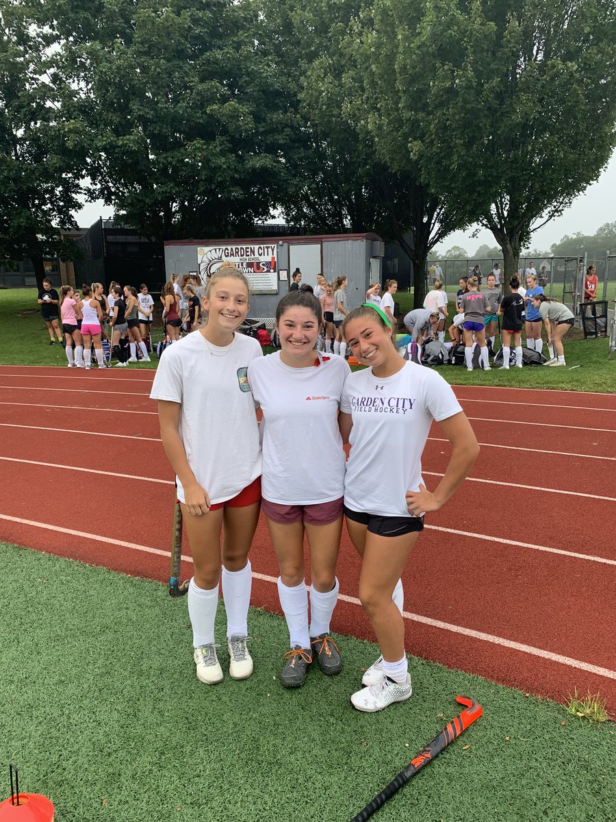 MrsLavelle's tweet image. We’re back!! 🏑❤️ #HEYRED @GC_ATHLETICS_ @Garden_City_HS #GCFH