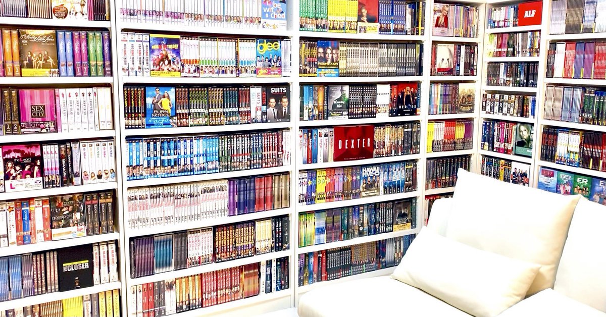 シエル Mytsutayaに住む女 海外ドラマdvd4000本コレクション 質問をいただいてる自宅tsutayaの Dvdラックと収納方法の動画はこちら T Co Uduhahn6sg Before After