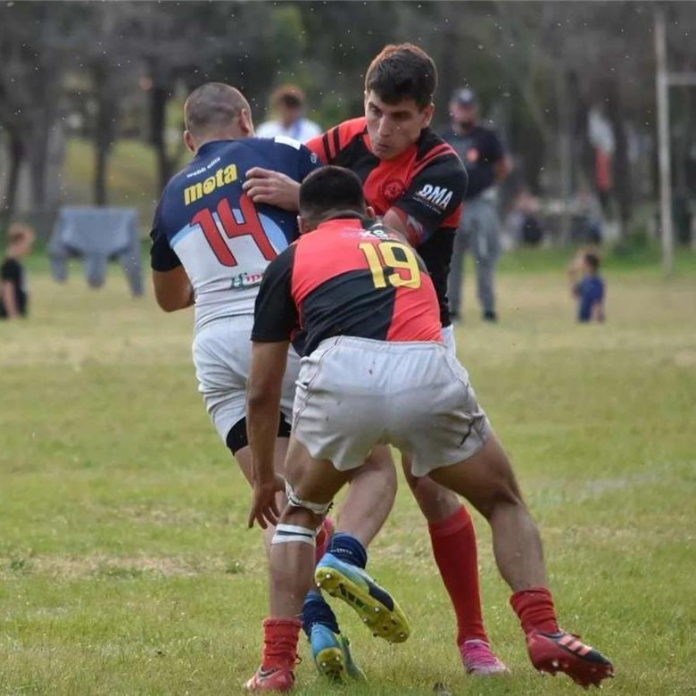 #URBA #SegundaDivision - <a href="/ArgentinoRugby/">Club Argentino Rugby</a> venció a <a href="/tirofederalsp/">TFSP Rugby&Hockey</a> y es uno de los líderes del campeonato. El conjunto de Avellaneda se impuso en su visita a Tiro por 46-32 y comparte la cima junto a Mercedes. rugbychampagneweb.com/Noticia/argent…