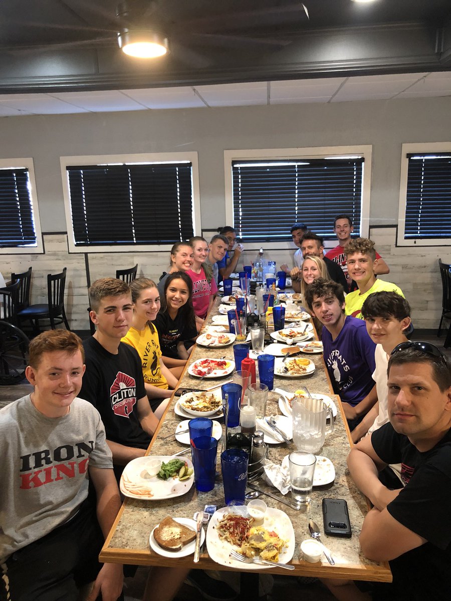 KingsQueensXC's tweet photo. Come support these seniors tomorrow (Tues 8/31) night at the Ericksen Center as we host the School House Open. Races are every half hour with the JV girls kicking it off at 4:30 with JV boys to follow. Varsity girls go at 5:30 and varsity boys at 6. See you there! https://t.co/IN8ZZf2DRv