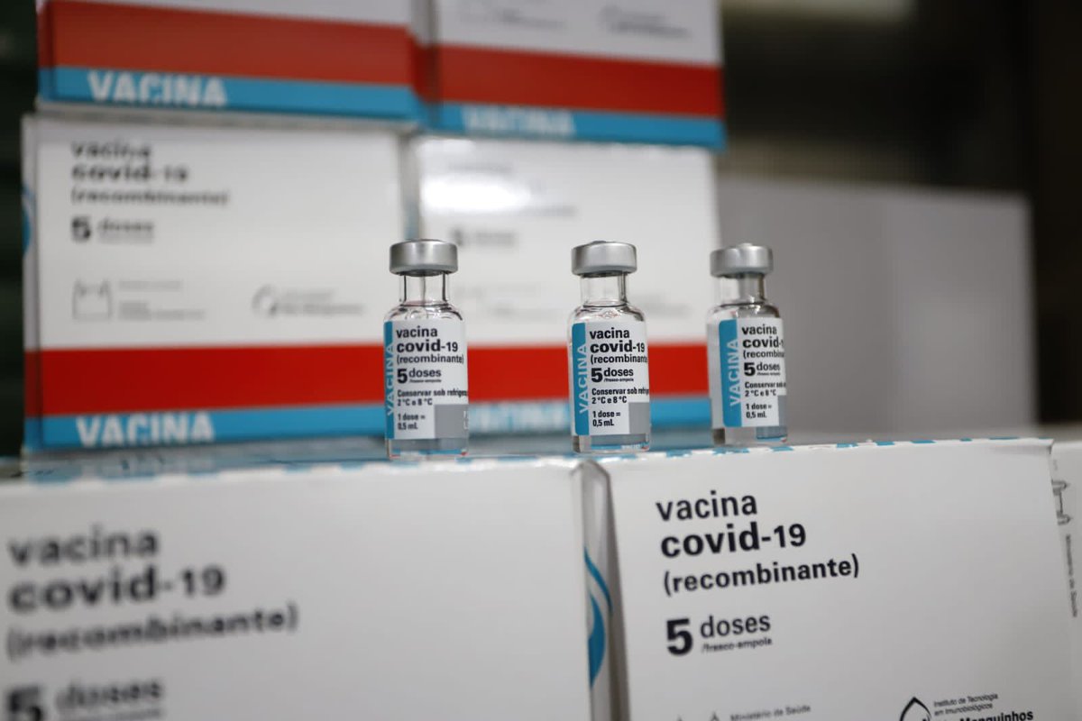 CamiloSantanaCE's tweet photo. Recebemos hoje 117.120 doses de vacinas contra a Covid. No fim da tarde chegaram 75.000 doses de AstraZeneca e, há pouco, mais 42.120 da Pfizer. As vacinas serão usadas p/ aplicação de D2. Seguimos trabalhando firmes para que nossa população seja imunizada o mais rápido possível. https://t.co/PnmKwQuvLu