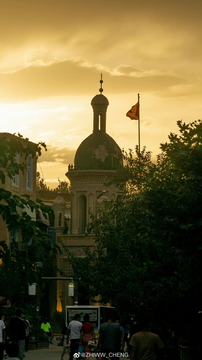 DXinjiang's tweet image. The #KiteRunner was partly filmed in Xinjiang‘s #Kashgar and the Taxkorgan Tajik Autonomous County where locals live in happiness, peace and prosperity, making it the best fit for the filming. #HappyXinjiang #DiscoverXinjiang 📷@ZHIWW_CHENG on Weibo