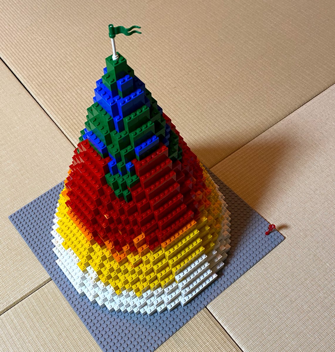 KOTOHir's tweet photo. Completed corn and corn under construction  #円錐　#LEGO https://t.co/ph3Ld99XsO