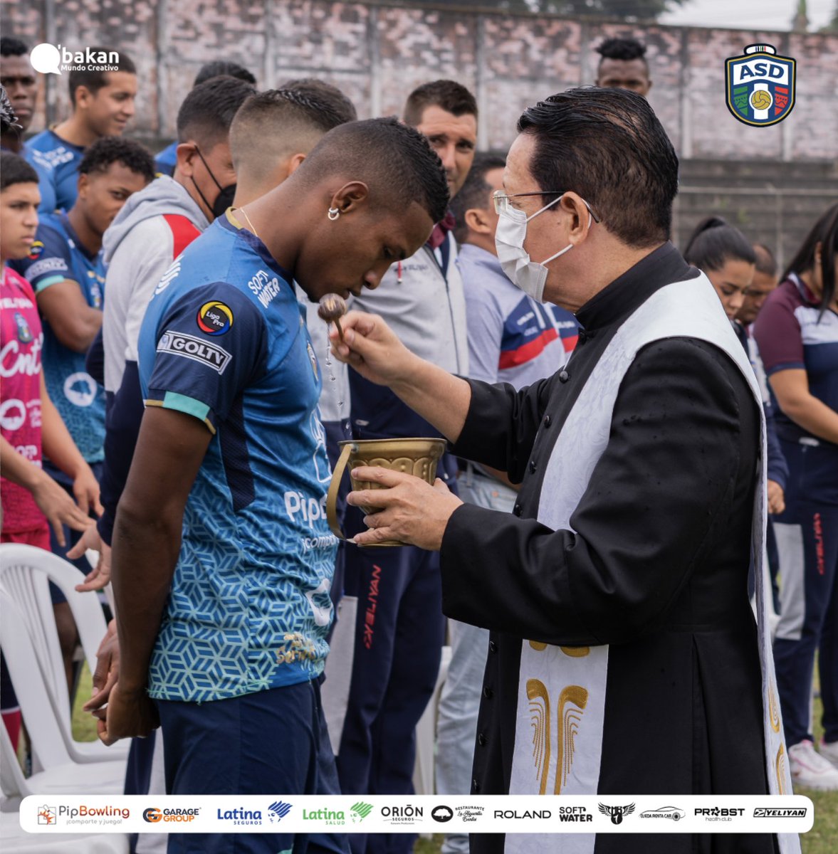 CDASantoDomingo's tweet photo. Si te rindes hoy, de nada sirvió el esfuerzo que hiciste ayer, #VamosGuerreros sin bajar los brazos, que de la mano del señor todo objetivo es posible. ⚔🛡💪
👉Gracias al apoyo del Padre #JorgeApolo 🙏 y de la familia #OjedaRentaCar 🚗
.
#PipBowling #GarageGroup #latinaseguros https://t.co/3YtCVpPwQO