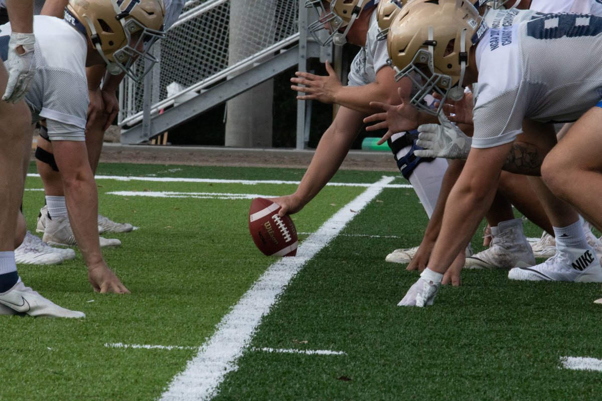 BethelRoyals's tweet image. First day on the new turf, ✅. That extra heat coming off of it got us warmed up real fast 🥵 #WeAreBU x #d3football