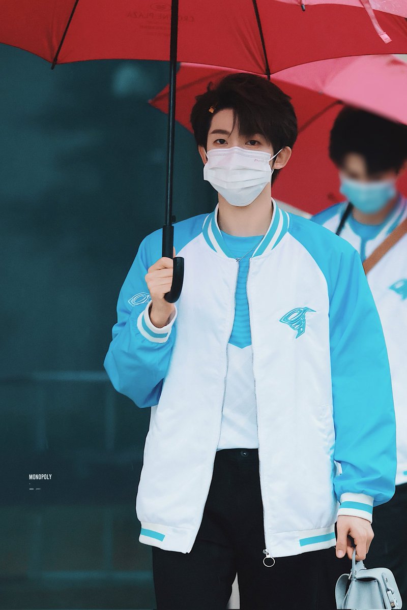 liuyu_updates's tweet image. Liuyu off to work🐟💙
♡ 31 | 08 | 2021 ♡
© 微博『MONOPOLY0824_刘宇』
❄️ Follow @liuyu_updates for more updates❄️
#liuyu #into1 #刘宇 #chuang2021 #CHUANG2021final