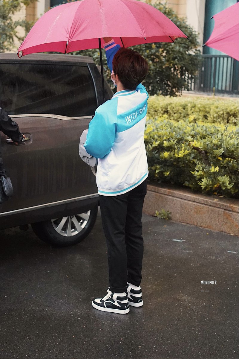 liuyu_updates's tweet image. Liuyu off to work🐟💙
♡ 31 | 08 | 2021 ♡
© 微博『MONOPOLY0824_刘宇』
❄️ Follow @liuyu_updates for more updates❄️
#liuyu #into1 #刘宇 #chuang2021 #CHUANG2021final