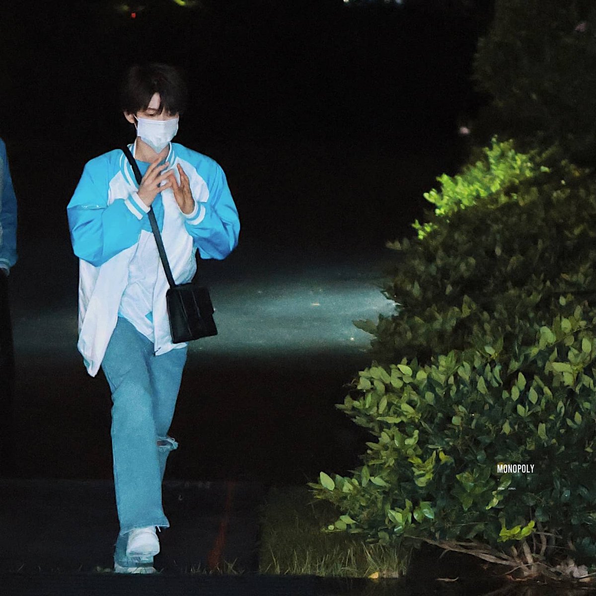 liuyu_updates's tweet image. Liuyu end work🐟💙
♡ 31 | 08 | 2021 ♡
© 微博『MONOPOLY0824_刘宇』
❄️ Follow @liuyu_updates for more updates❄️
#liuyu #into1 #刘宇 #chuang2021 #CHUANG2021final