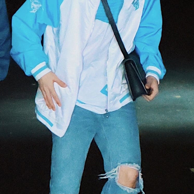 liuyu_updates's tweet image. Liuyu end work🐟💙
♡ 31 | 08 | 2021 ♡
© 微博『MONOPOLY0824_刘宇』
❄️ Follow @liuyu_updates for more updates❄️
#liuyu #into1 #刘宇 #chuang2021 #CHUANG2021final