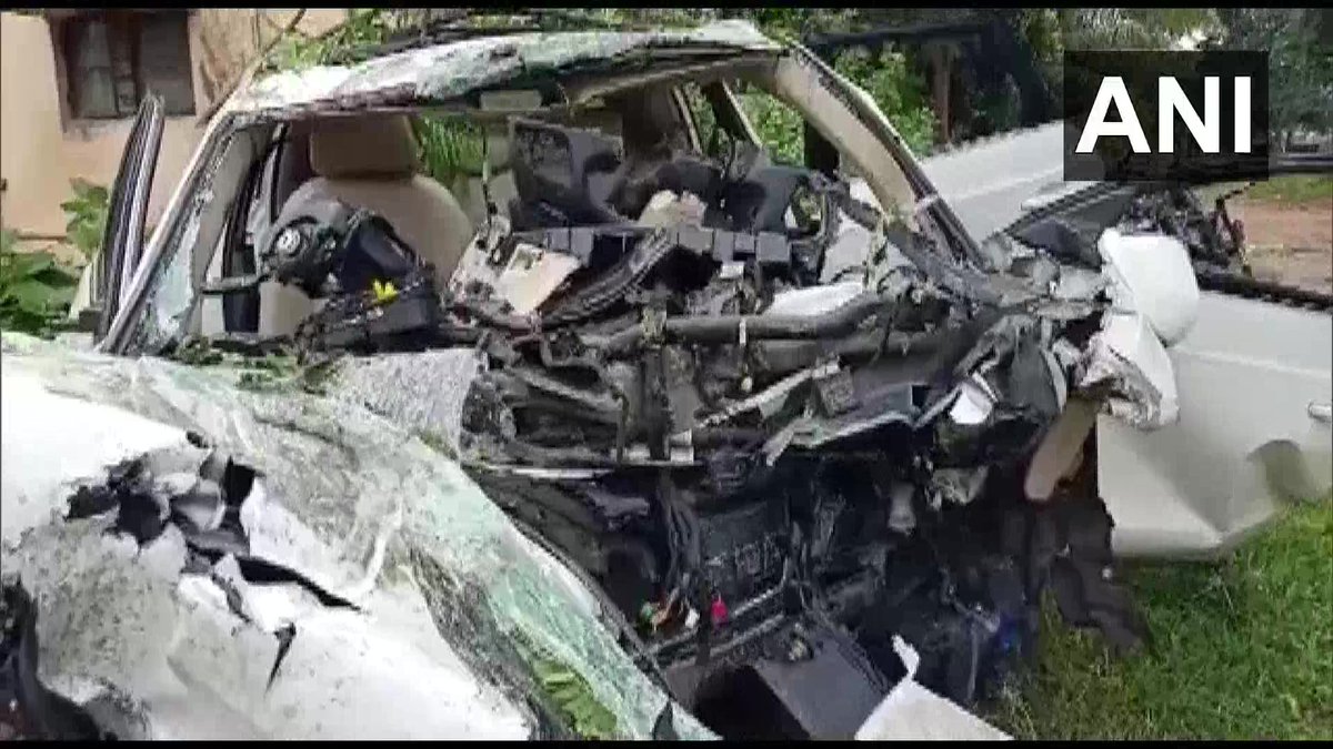 ANI's tweet photo. Karnataka: Seven people killed in a car accident in Koramangala area of Bengaluru in the wee hours of Tuesday, as per Adugodi Police Station https://t.co/GTcob09pG4
