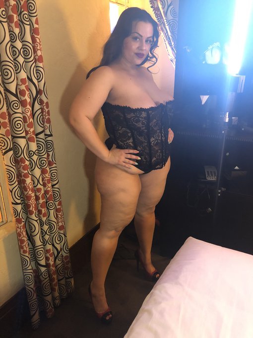 I want my long hair back and to get back to this size https://t.co/2qOVlBT72h