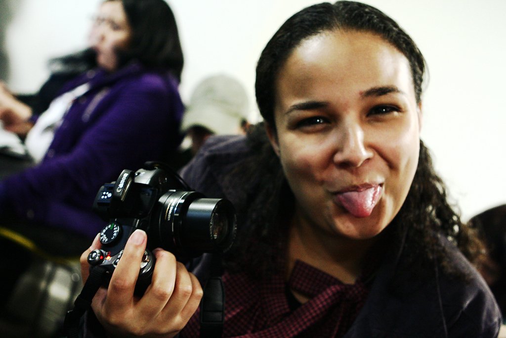 leomatsuda_com's tweet image. E durante a palestra da @LuSoldi, tirei a foto da @romartins 😛 com @prialves e @lidifaria ao fundo. @jonnyken @garciasales @luizyassuda e @rafaelziggy no concurso de Silvio Santos #blogcampsp #blogcamp