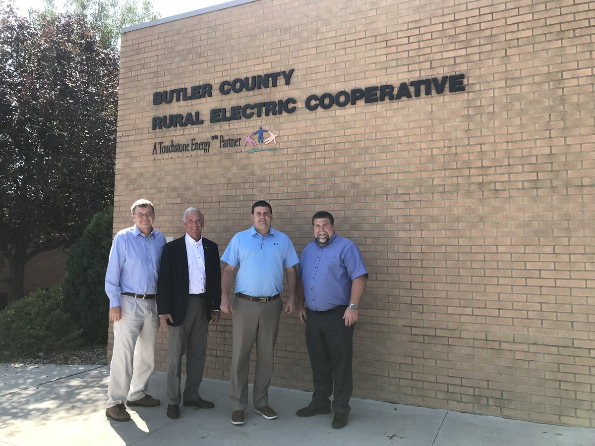 Kevin4RECs's tweet photo. Many thanks to Speaker @PatGrassley for the generous amount of time given to the @IowaRECs today discussing issues important to member-consumers at his “hometown” electric cooperative @ButlerCountyREC #ialegis #rural #iowa @iaruralpower https://t.co/jeZg8Q2Blj