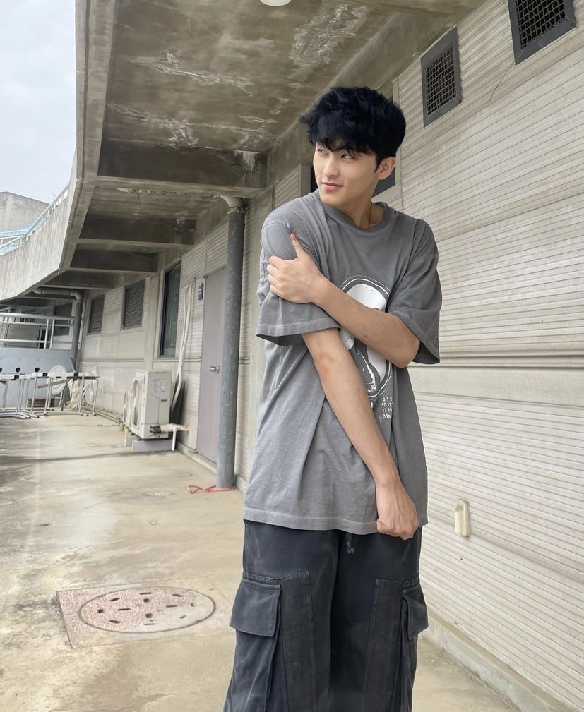 저도 드디어 이 마크사진을 쓸 수 있습니다
근데 팔이 뻐근하고 덥네요..