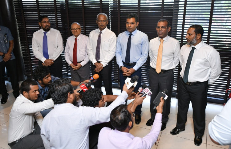 shainyoosuf's tweet photo. coalition leaders and media kuda kakoo https://t.co/Pm9ZJCycpy