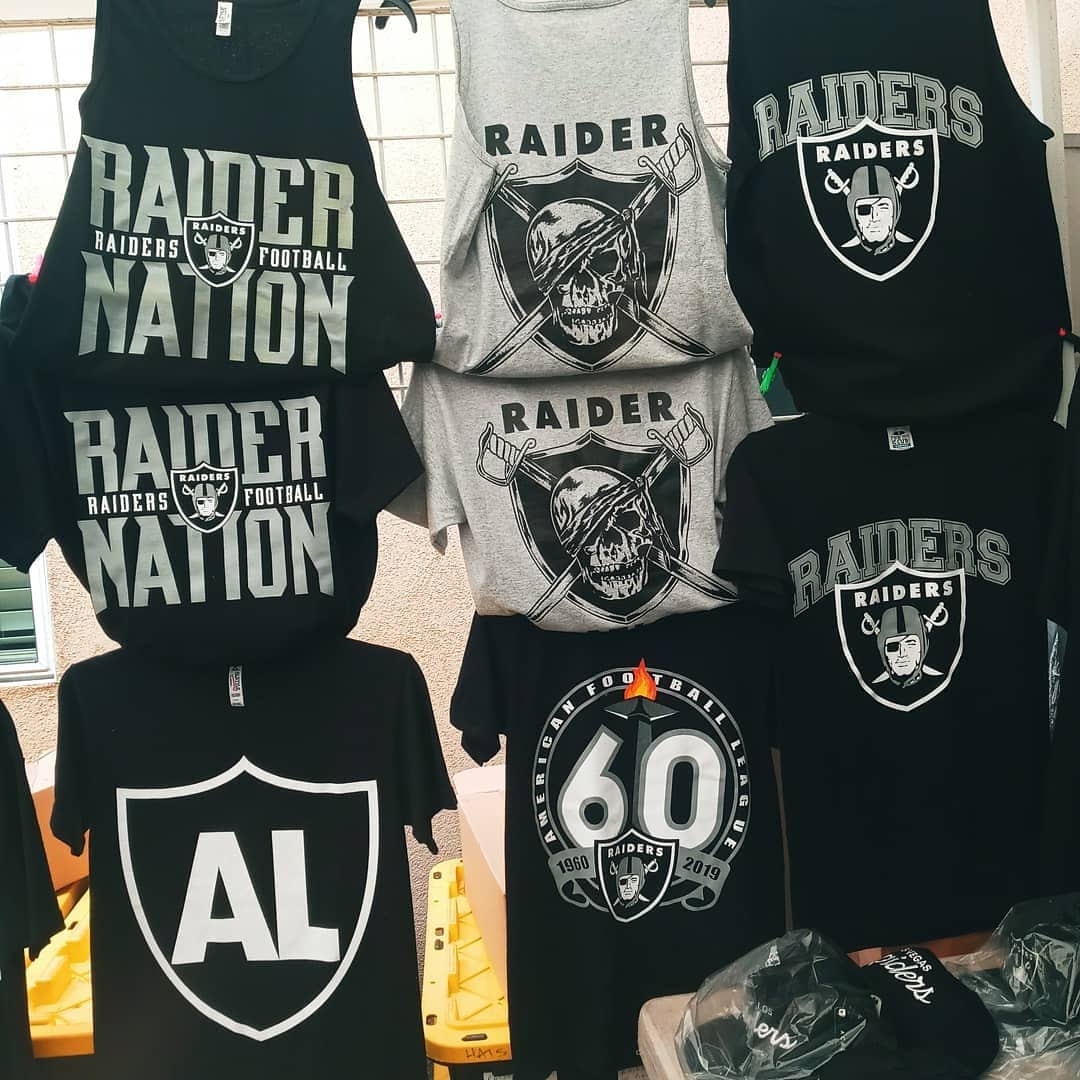 RNATheNFL's tweet photo. #RaiderNation popup shop
This Sat 8am-7pm &amp;  Sun 8am-3pm
#DuarteSports we be set up in the back of the house located is 

1443 S.Broadmoor Ave 
West Covina 91790

#Raiders #FanShop #WestCovina #sangabrielvalley 
#SupportSmallBusiness 
 #RaiderNation4Life 
#RaidersGear https://t.co/wGx2PCRYfT