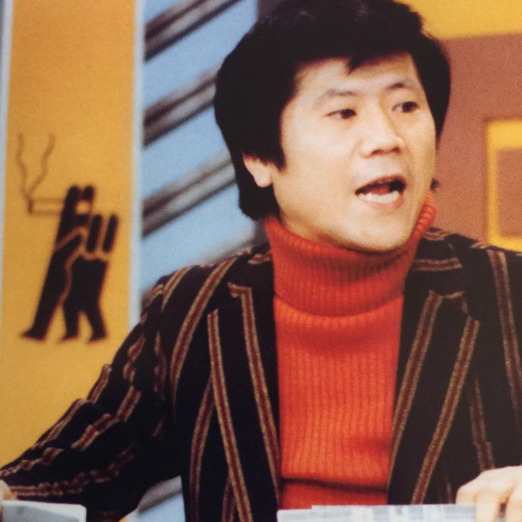 @KAZYBIINKAI 「ほいだらお姉ちゃんがね花も恥じらう中学二年でっせ、ハッと振り向いたらコイツが窓から『ねえちゃんこんばんわ』こんなん言いよるんですわ！ほいだらギィヤァアァァア言うて叫んでね、、、」 