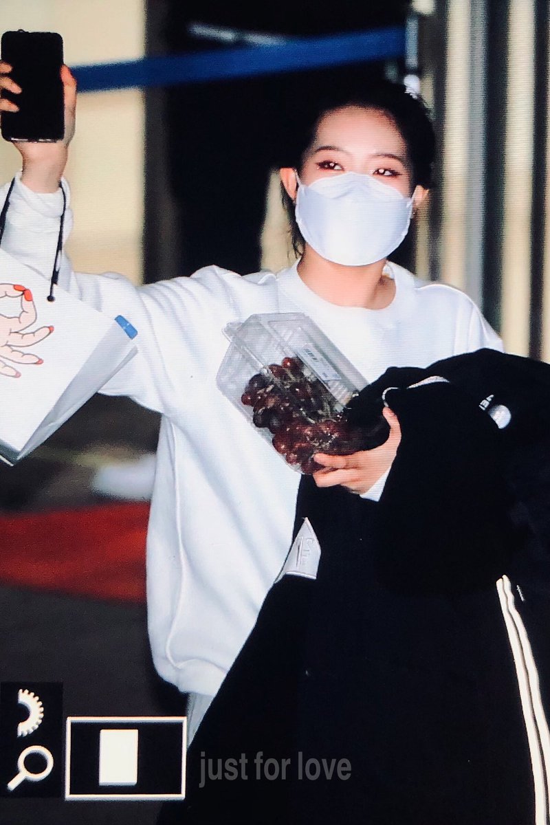 olivia hye pics (@picshyeju) on Twitter photo 