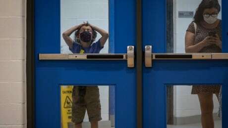 What school will look like this fall as Canada struggles to bring COVID-19 under control cbc.ca/news/canada/ba…