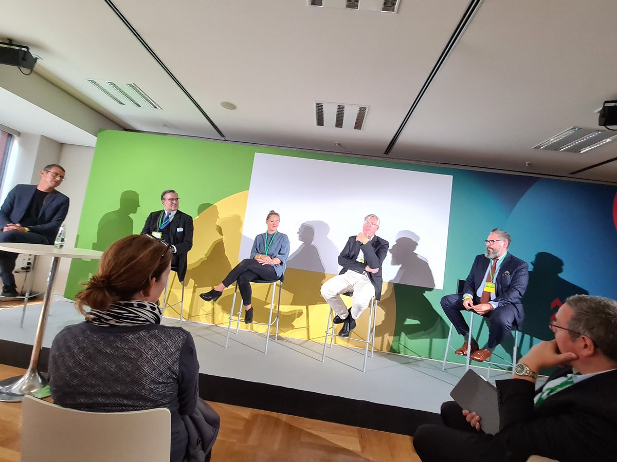 Meine Lienlingsanfragen: Wenn der Vorstand HR nahelegt mit Berater:innen über #Kulturentwicklung zu sprechen. Und dann sitzen wir im Workshop und das Business fehlt. 

<a href="/_Meifert/">Matthias Meifert</a> <a href="/HRpepper_/">HRpepper</a> 

#PMK2021 #proud2bhr