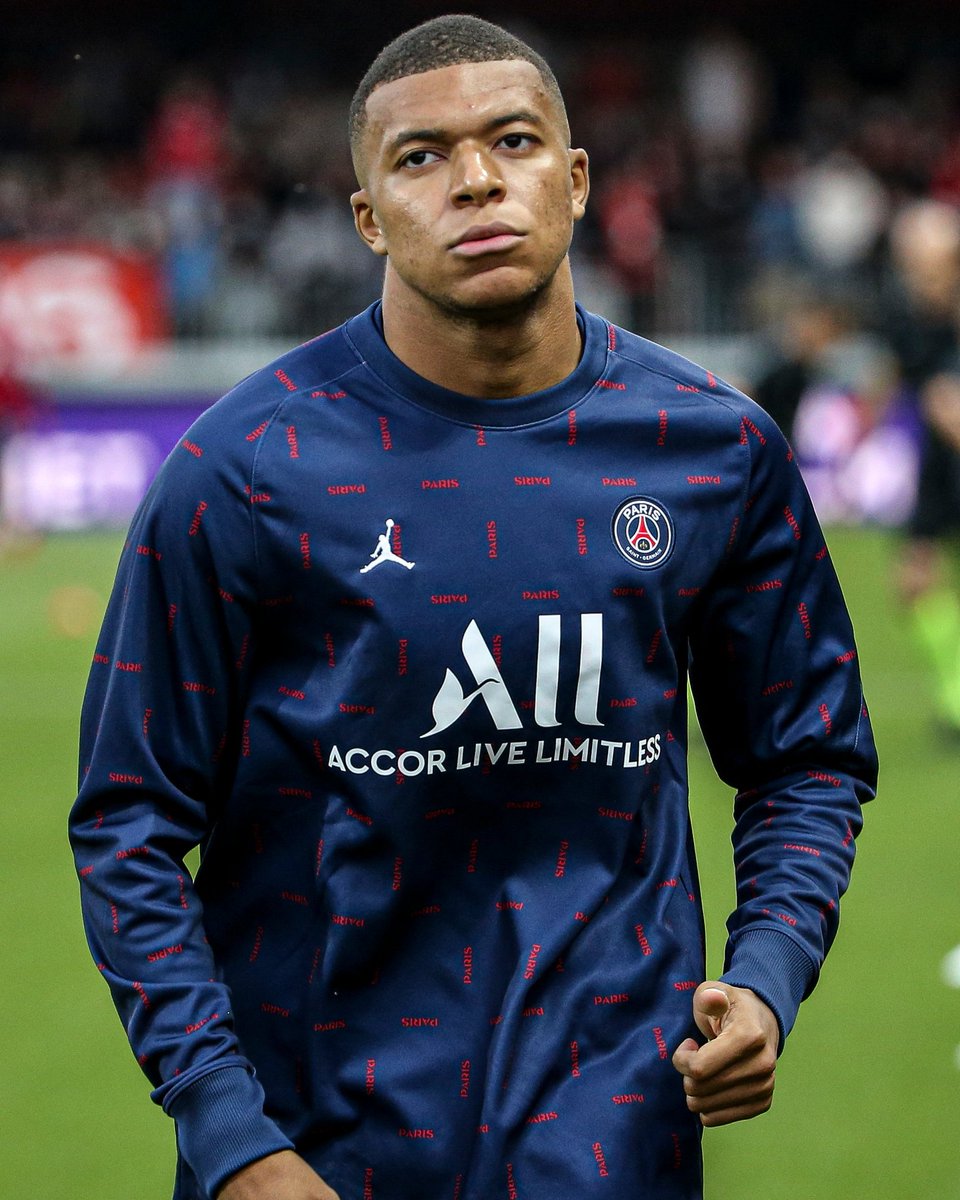watchforcelive's tweet photo. The world is waiting to see if Real Madrid can finally secure the signing of Kylian Mbappe from Paris Saint-Germain after weeks of negotiations, might be the biggest transfer of the year
#WFpremium https://t.co/Imlzr8HUx8