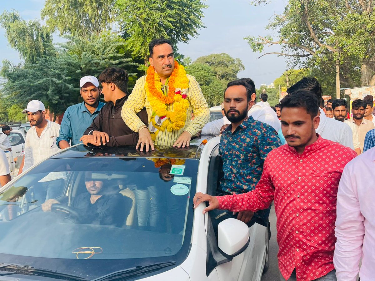RajpalChoudhry's tweet photo. कल जयपुर जिला परिषद के वार्ड नंबर 19 से राष्ट्रीय लोकतांत्रिक पार्टी की प्रत्याशी सोहनी देवी जी के समर्थन में भाई साहब नारायण बेनीवाल जी के साथ विभिन्न सभाओं में भाग लिया जिसके छायाचित्र आपके साथ साझा कर रहा हूं।
@RLPINDIAorg @NarayanBeniwal7 
@TharolRamful @SagarMandiya https://t.co/znNq9DqkoF