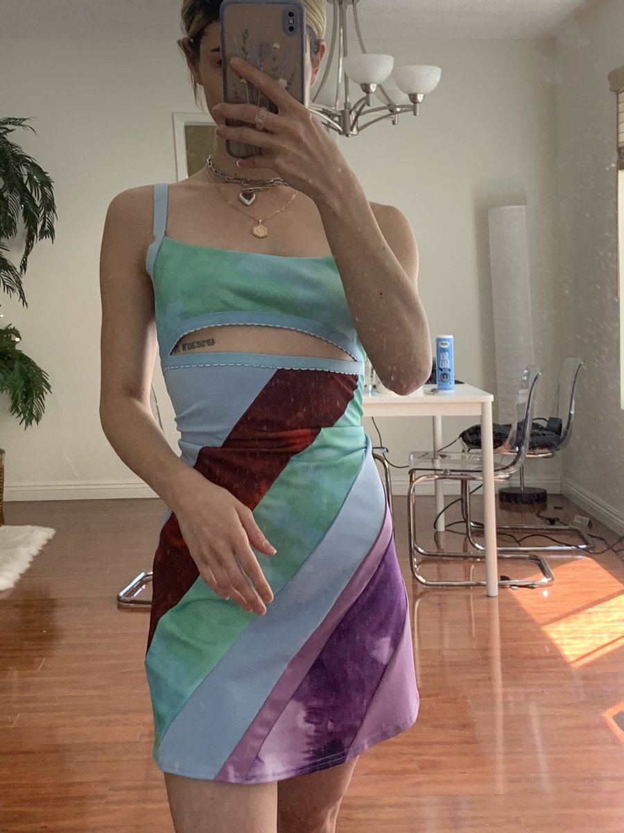 MegsDeAngelis's tweet photo. 13 going on 30 dress 👗 🖤 https://t.co/bVFrXLt6VV
