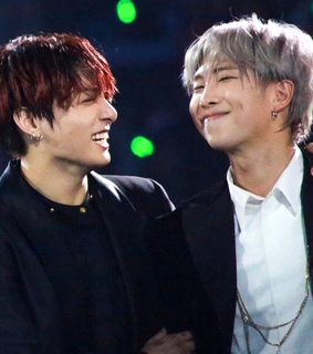 korhianneshop's tweet photo. #KRSGA

🎂NAMKOOK Birthday Giveaway!🎂

→ 1 winner of Php1,000 G-Cash
→ must be following me
→ like &amp; RT this post
→ tag your moots ♡
→ will draw 1 random winner on Namjoon's birthday at 9pm  

Goodluck everyone! ♡ https://t.co/bXVG5uFoqc