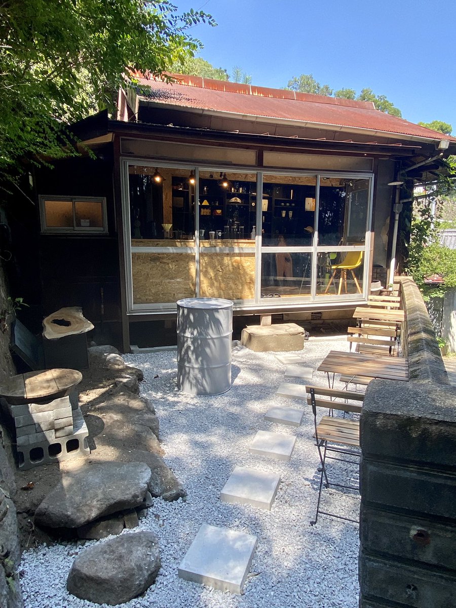 naosuke_ship's tweet photo. ついに、、、

／
【AIRSHIP COFFEE STAND!】が
  完成しました～！！！🎉🥳🎉
＼

言うなれば「山の港」のような、
情報が集まり、心身ともにエネルギーをチャージできるような場所になればと思います☺️✨ https://t.co/jyI6YYnWEK