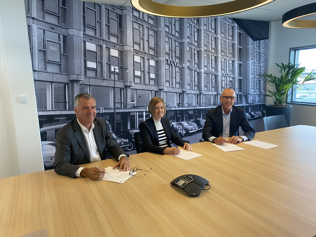 Timmerfabrikant's tweet photo. Buva neemt per 30 augustus 2021 Holonite over. #Buva is #marktleider op het gebied van hang &amp; sluitwerk en #dorpels. #Holonite is de producent van composietsteen #onderdorpels. #timmerfabrikant #hangensluitwerk #overname @BUVAinfo @Holonite 

https://t.co/pKr92LFPel https://t.co/tgHAqMvHL8