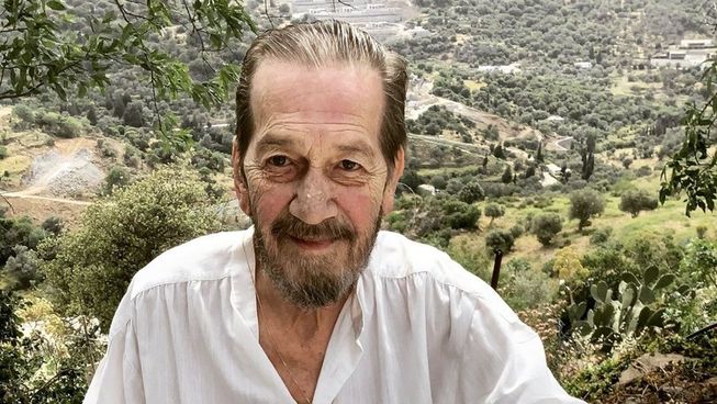 Bugün 31 Ağustos 2021 dünyanın en kötü sabahlarından biri. Hayattaki duruşuyla, sahnedeki ustalığıyla, tiyatromuza kattıklarıyla o koca ustayı kaybettik. Tüm sevenlerin başı sağolsun... #FerhanSensoy