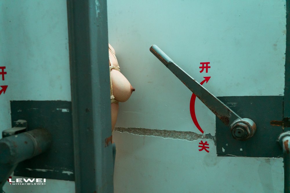 所有图均本人独立拍摄及捆绑，别无他人。任何打我团队名义或非我本人亲手的均为盗图和假冒！
#LEWEI #Bondage #广州约拍 #捆绑 #废墟 #BabyArt #ChinaArt #ChinaBondage
各类主题创作拍摄欢迎私我约拍～
投稿：
@Fengsiyuan
@wqganenshi https://t.co/MxXmBapaKI