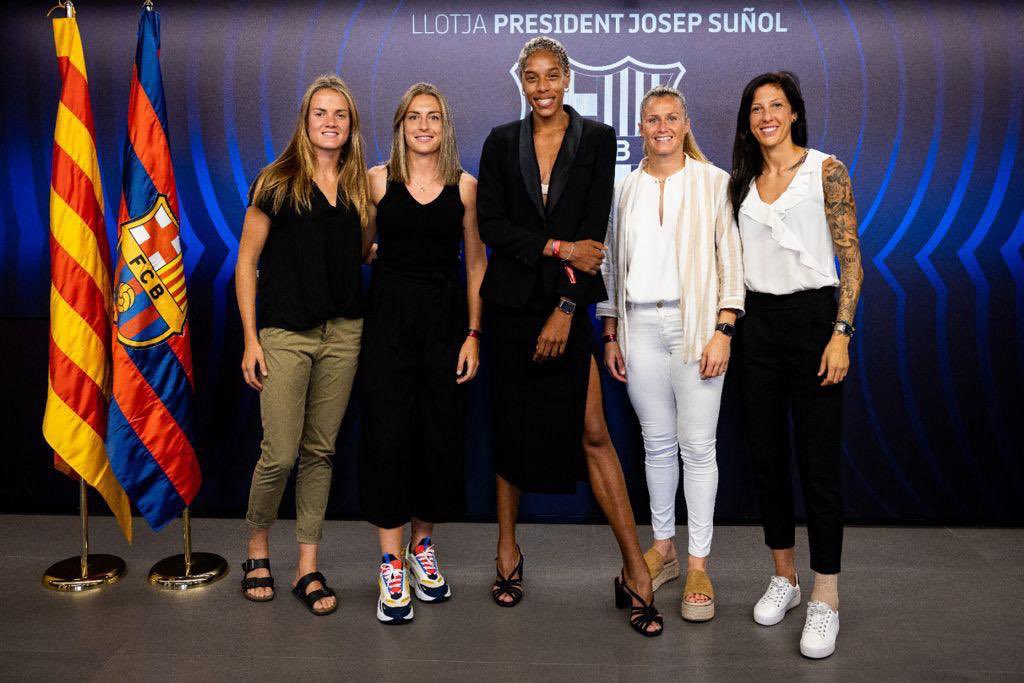 Irene_Paredes4's tweet photo. MOLTES GRÀCIES. Un placer compartir este momento con la oro olímpico Yulimar y  con vosotros culers. 
Vamos a por más esta temporada 🔵🔴 https://t.co/7ym9aLYsLL
