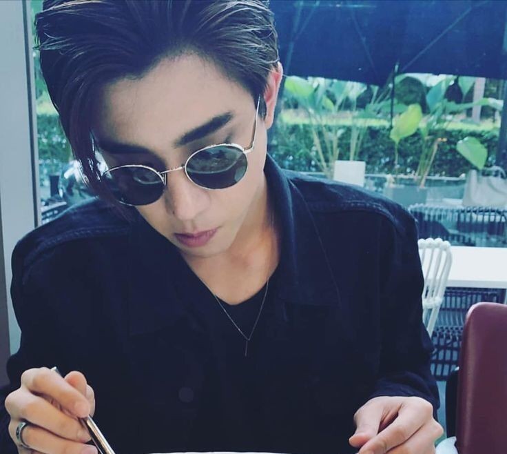 Mkn dlu sbelum ke kondangan ngisi tenaga si adek yg hbs melahirkan 😀 with mas <a href="/Randy_tae/">Randy</a> ,<a href="/Bunny_jian/">ʝıąŋ</a>  and calon adek ipar <a href="/Taeerth/">Tana🎸</a> 

Syg bnget wonji lgi diajak main sama si kembar

📍Jeju
🖇Hotel - Grand hyatt
#MayoDejiWeeding