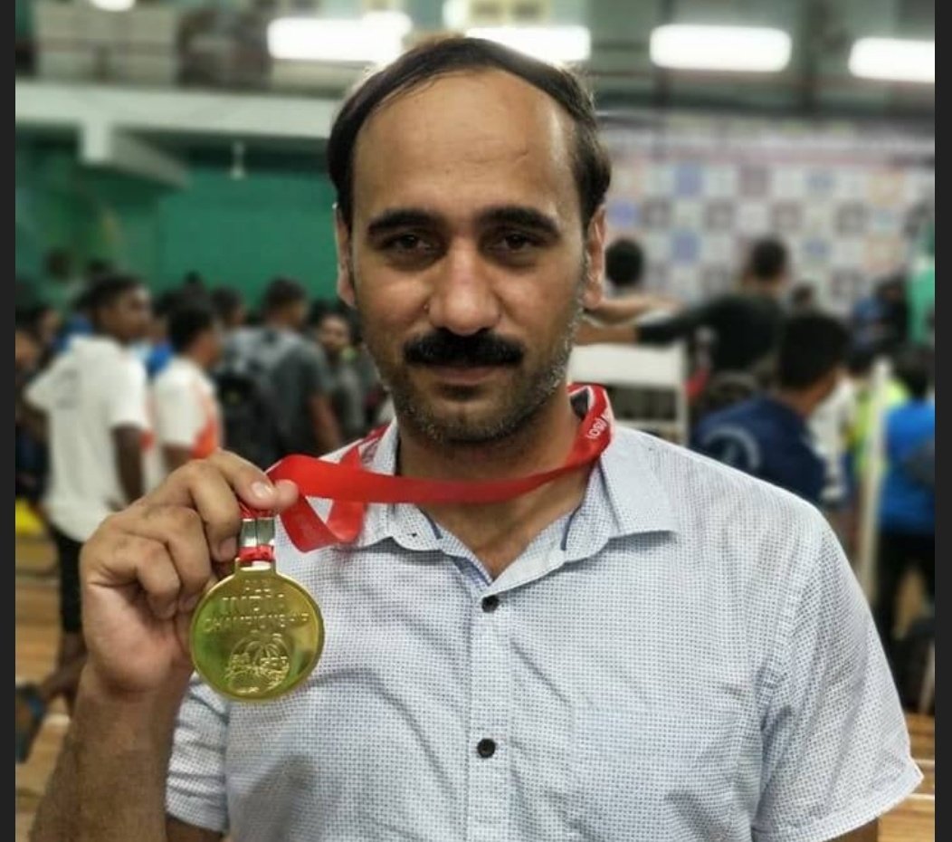 SatyamP46384741's tweet photo. Its a first medal of the day🇮🇳🇮🇳
Congratulations #singhrajadhana for winning bronze🥉 for the country
#Excellent_performance in the finals of men's 10m air pistol with a score of 216.8 🤩🤩
#Paralympics
#Praise4Para https://t.co/LhlY3iMChJ