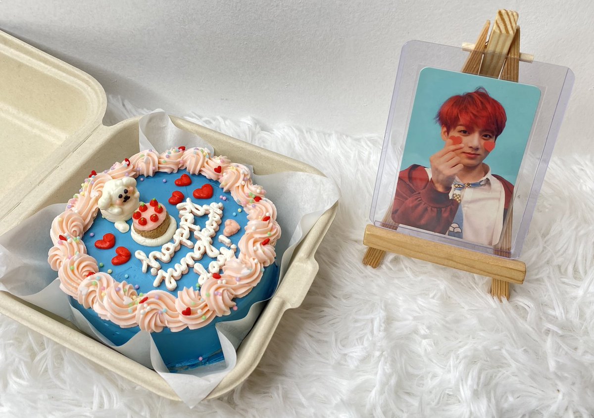💌 birthday giveaway for koo

hi! i want to celebrate jungkook’s birthday by giving away his heart cheekies pc!

♡︎ winner must be willing to shoulder the sf
♡︎ like and rt this tweet
♡︎ drop your fave picture of the birthday boy
♡︎ ends tomorrow at 9pm

goodluck! 🐰✨