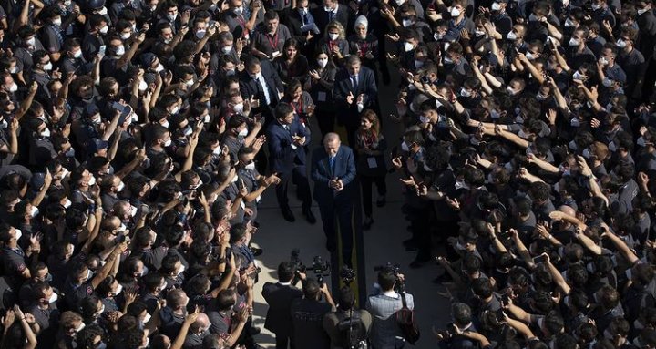 Vira Bismillah...

Bir olmak,
İri olmak,
Diri olmak... 
Hep birlikte TÜRKİYE olmak.