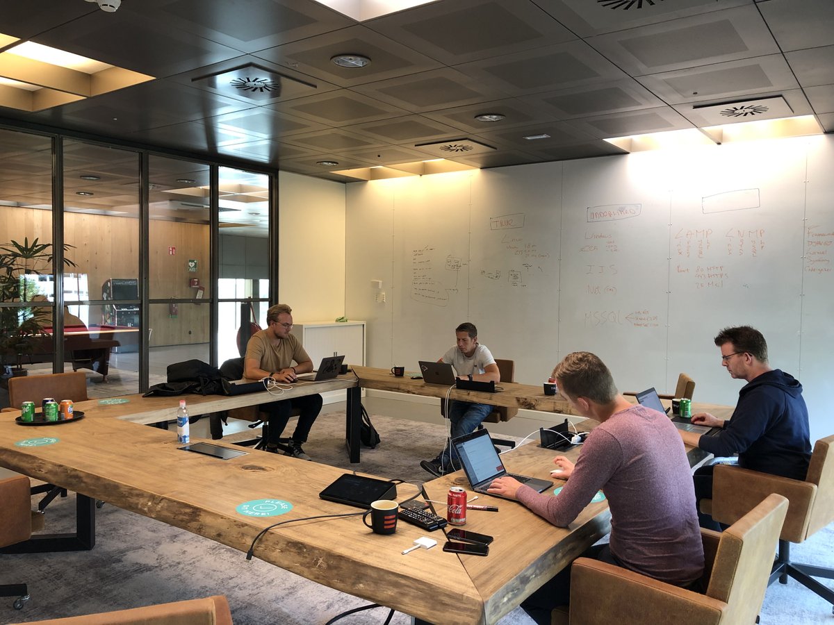 impresnl's tweet photo. Eind augustus zijn collega’s Pieter, Leroy, Joris en Nico naar @true_nl afgereisd voor een stoomcursus Kubernetes. Dit is een oplossing om containerisatie te automatiseren. Dit kan worden ingezet om een site of applicatie te hosten. #kennis #digitaalbureau https://t.co/qDPSWESS5c