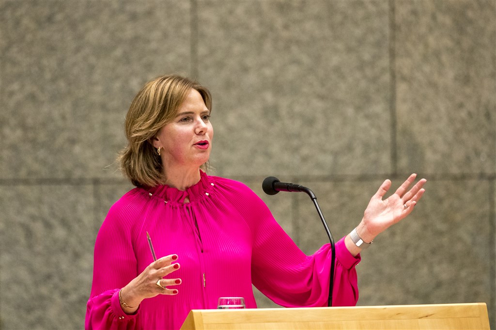 RTLnieuws's tweet image. Ze wordt per 1 okt 2021 voorzitter van Vereniging Energie-Nederland. rtlnieuws.nl/nieuws/politie…