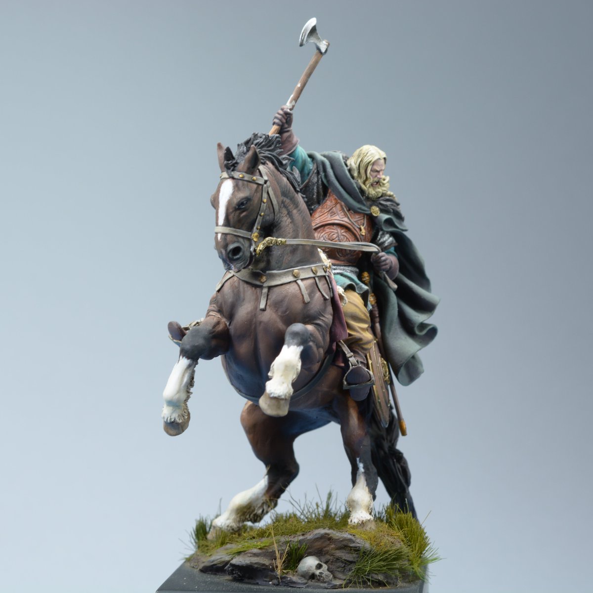 andreaminiworld's tweet photo. SV-05 "Viking on Horseback, 850 A.D." 54mm 1:32 scale https://t.co/3NUaeynmeK #andreaminiatures #andreacolor #vikingart #miniaturepainting #artinminiature https://t.co/ylzI6mbpLN