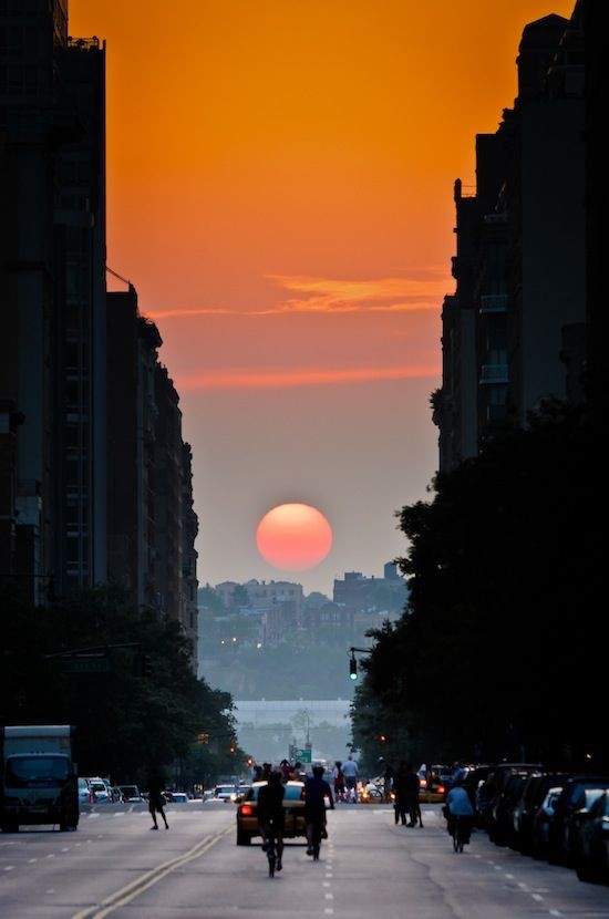 Manhattanhenge on 72nd street by Michael Huitt 📸