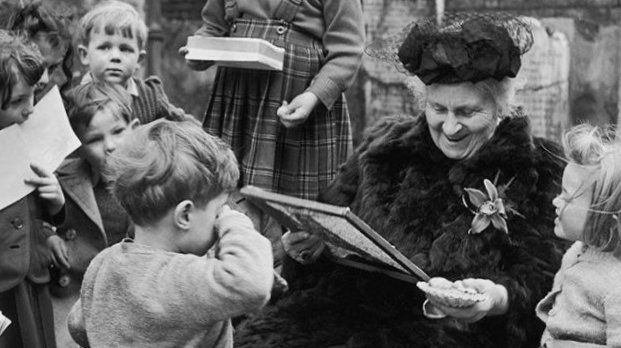 grupodismalibro's tweet photo. #TalDiaComoHoy en 1870, nacía María Montessori, educadora, pedagoga y científica italiana conocida por la filosofía de la educación que lleva su nombre el #MétodoMontessori. https://t.co/wwmvtEfqJ4