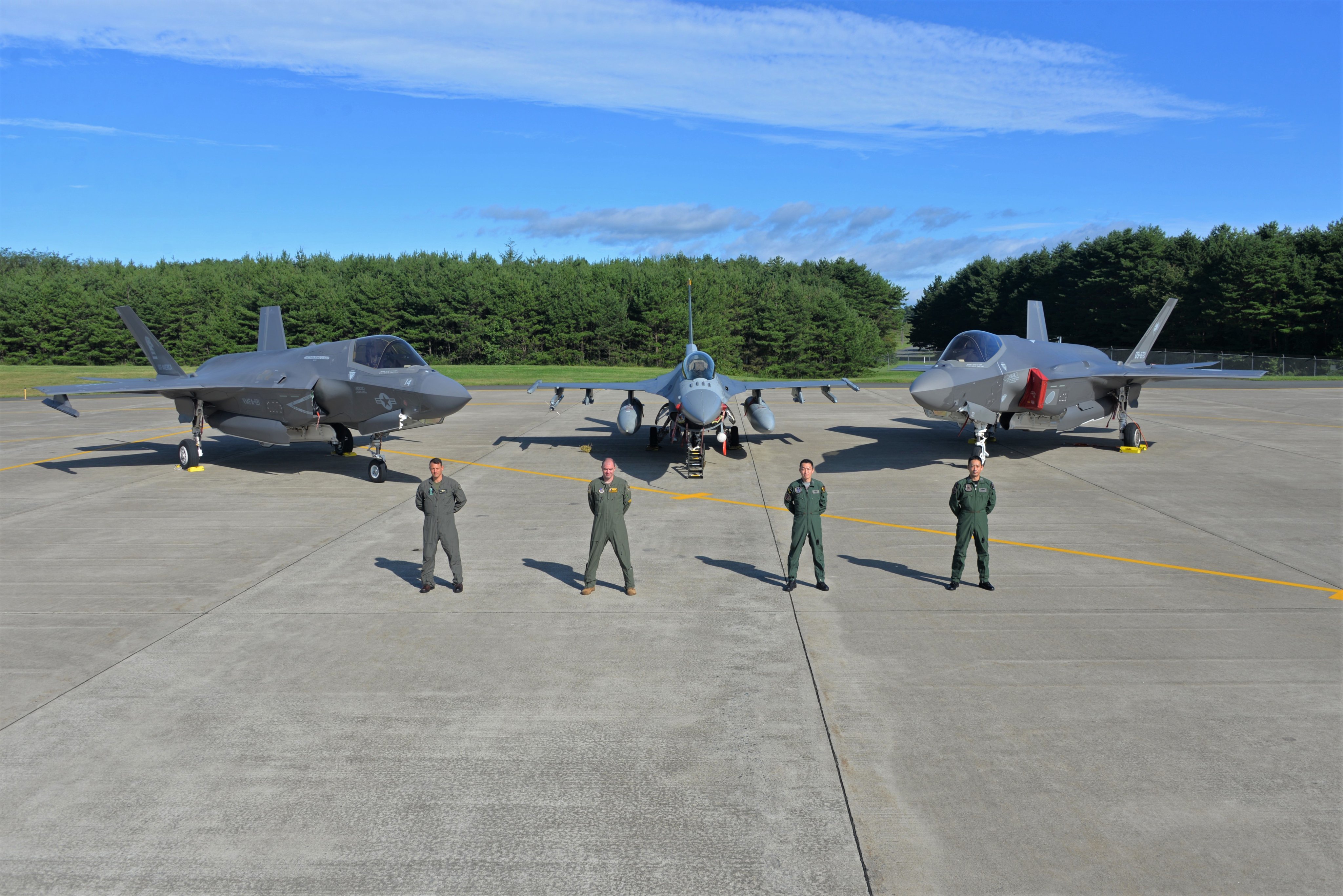 (未開封品) 航空自衛隊 F35B 第3航空団 第301飛行隊（想定）三沢基地 Hobby Master F-35B 航空自衛隊 第3航空団 第301飛行隊（想定