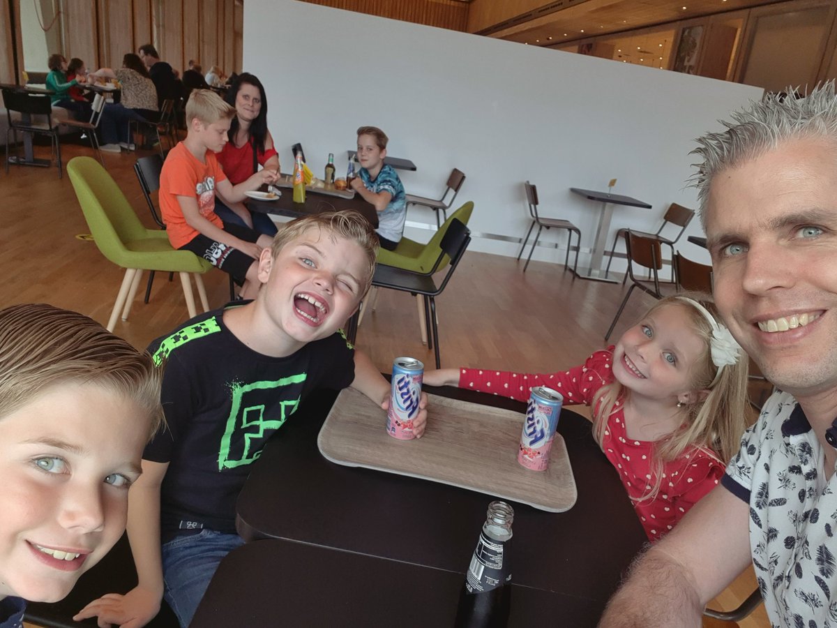 TheRadicalizer's tweet image. Energiereservoirs aangevuld 🔋🤸