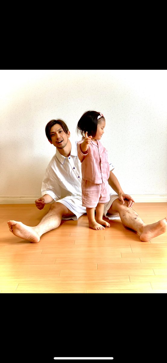7_yudai's tweet photo. 前村、寝る時はパジャマにしました。@TerritoireNat さんのルームウェアで幸せな睡眠へ。メンズもkidsも在庫少なめみたいなので気になる人はお早めに。#しあわせwガーゼパジャマ https://t.co/z44ww6BbUR