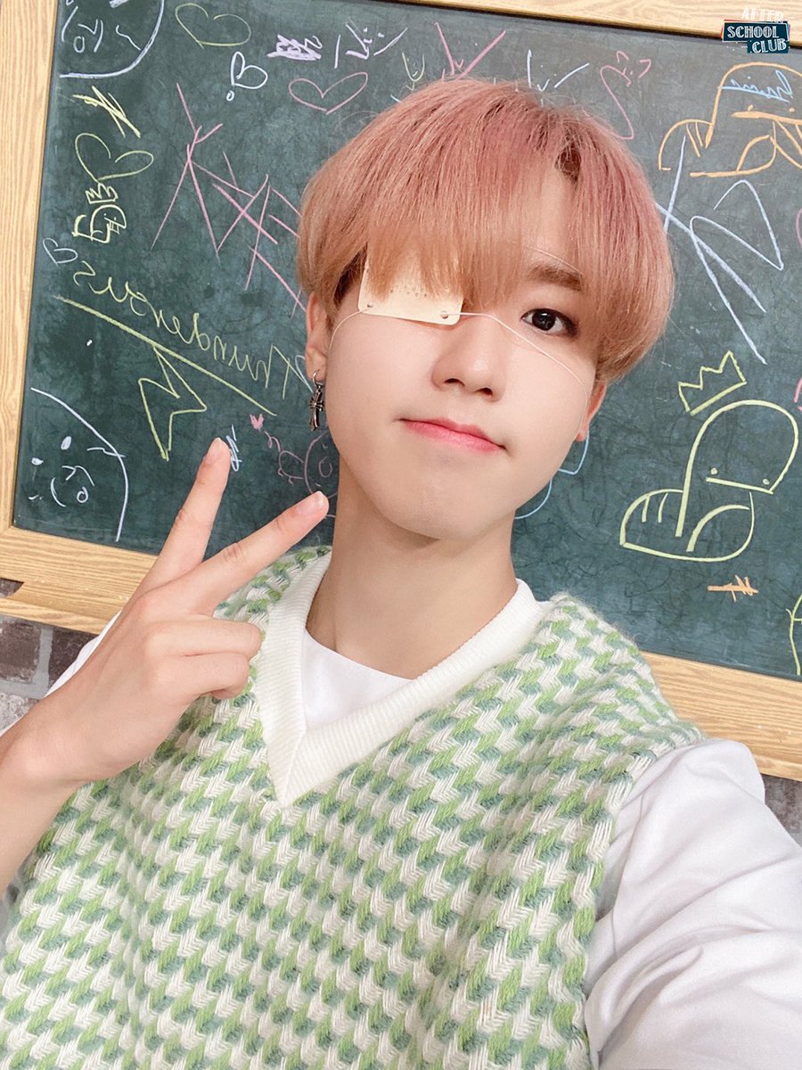 arirang_ASC's tweet photo. [SKZ]
⠀
소리꾼들의 등장에 에엣씨 완전 우당탕탕 😄 (약간 명절에 찾아온 조카들처럼)오랜만에 와서 그런가 기분이 더 업되어서 완전 신나게 놀다 간 우리 멤버들 ♡^^♡ 여러분이 재밌다면 에엣씨도 쪼아 ›.‹ 

#STRAYKIDS_ASC #STRAYKIDS https://t.co/KxcQRLTEDH