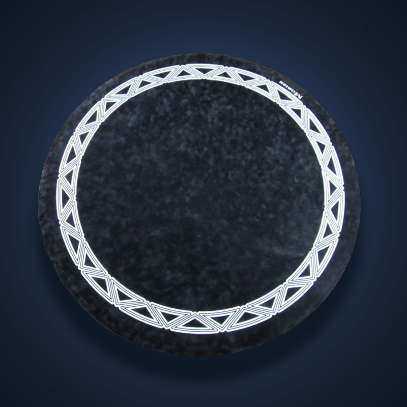 C'est beaucoup mieux sur un tapis... qu'en pensez vous ? Pour tous les goûts et pour tous les jeux. 
.⁠
Retrouvez-les ici ☛ qualijeux.com/44-tapis-stock
.⁠
#qualijeux #jeu #jeux #carteajouer