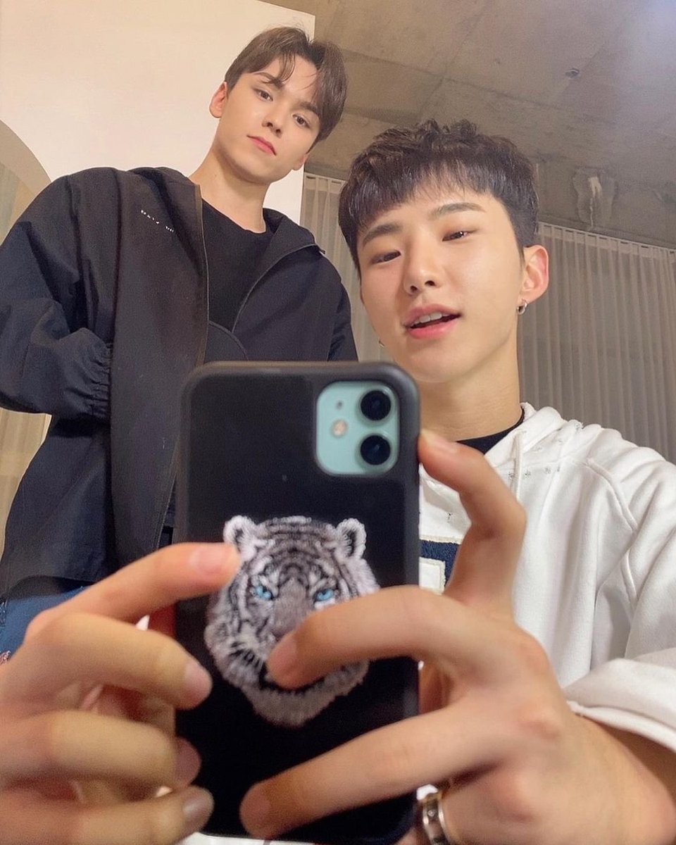 qwonsoonyoung's tweet photo. APDET INSTAGRAM CEKREG RAMBUT BARU CEKGREG ADA YANG NUMPANG MUKA CEKREG https://t.co/qaz0EIo2Gq